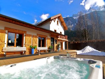 Hot Tub with Views!!