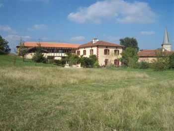 View of farmhouse and gite