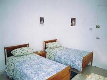 Twin bedroom