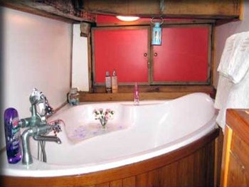 Ensuite Bathroom 