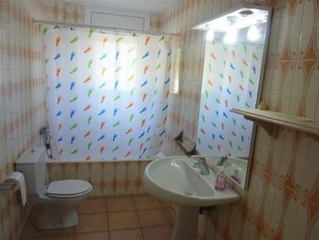 Casa Rosales bathroom