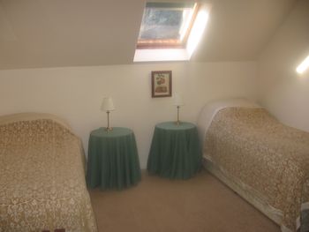 twin bedroom