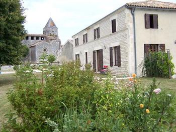 Jonzac holiday home rental