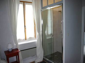 Shower in bedroom 3