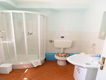 Sud room bathroom