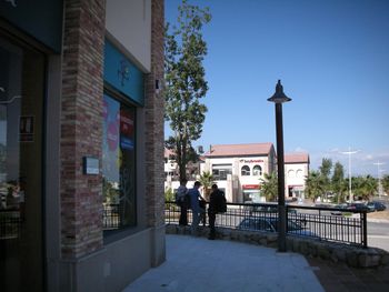 Banks & Shops Are 5 Mins Walk