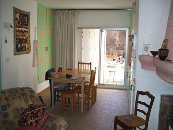 kitchen, with balcony