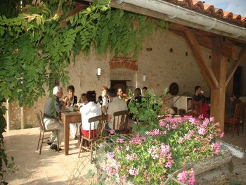 petit  dejeuner sur la patio