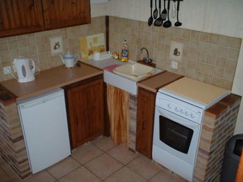 Sunrise gite kitchen