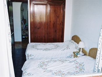 Twin bedroom