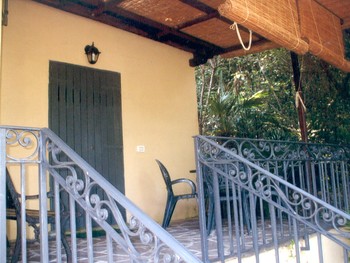 Entrance with terrasse