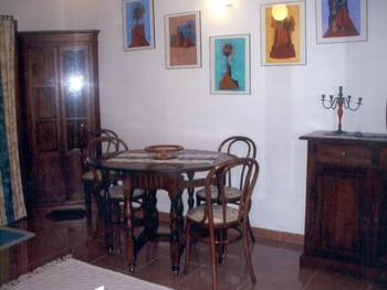 livingroom with table