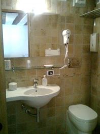 Valle Maira bathroom