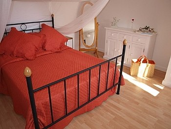 Logis bedroom ensuite