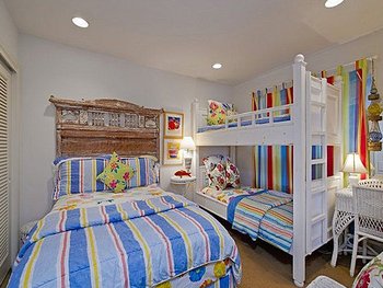 GuestBedrom: Full bed & 2twin 