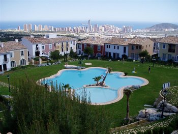 Sierra Cortina complex