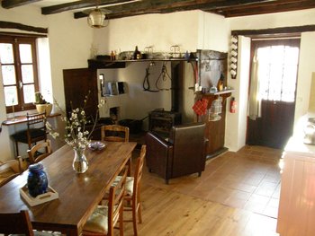 open kitchen/dining room