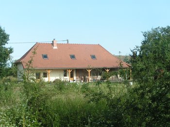 Renovated Farmhouse to rent in Burgundy, Saone et Loire