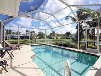 Fort Myers lakeside vacation home